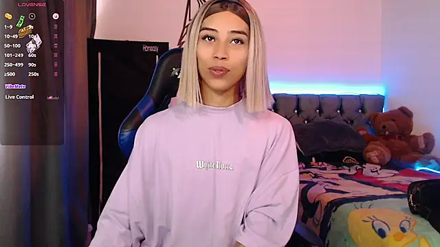 Sweet-Cris online show from October 29, 2025, 2:05 pm