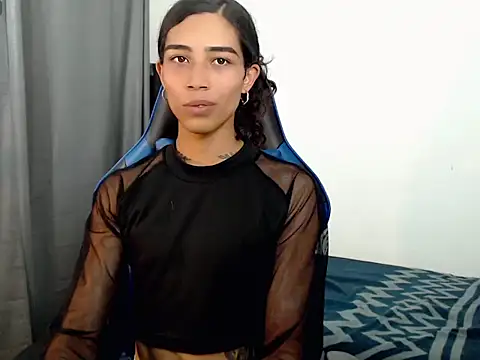 Snapshot of Sweet-Cris chatting on February 13, 2026, 6:41 pm Sweet-Cris online show from February 13, 2026, 6:41 pm