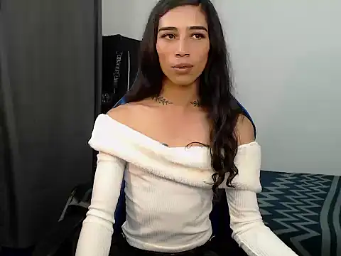 Snapshot of Sweet-Cris chatting on February 19, 2026, 5:43 pm Sweet-Cris online show from February 19, 2026, 5:43 pm