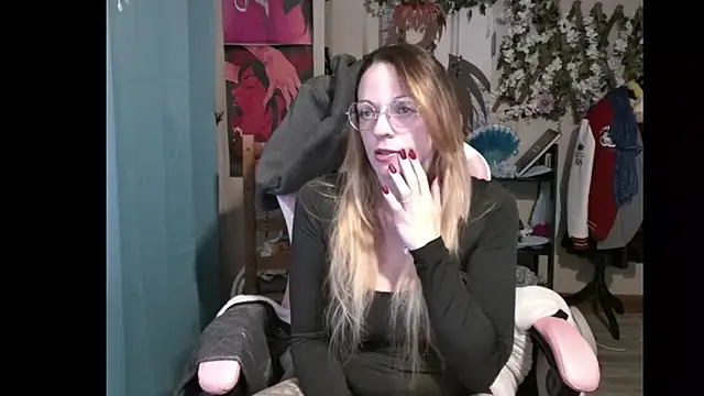 Snapshot of rubystrip chatting on October 20, 2025, 8:09 pm rubystrip online show from October 20, 2025, 8:09 pm