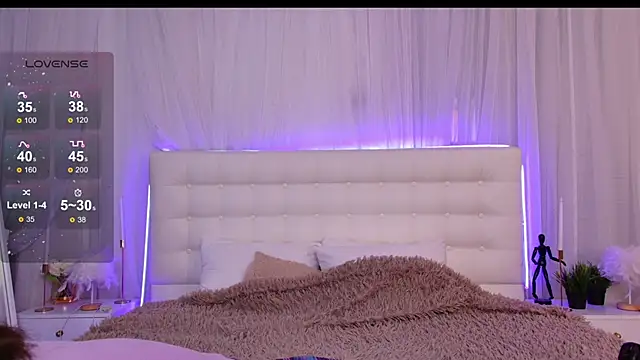 Snapshot of Miranda_Kerry chatting on September 20, 2025, 6:29 am Miranda Kerry online show from September 20, 2025, 6:29 am