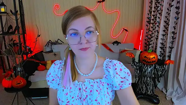 YourUniverser online show from October 25, 2025, 9:19 am