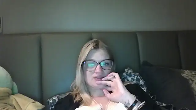 Snapshot of Lesamantssexy chatting on April 4, 2026, 8:48 pm Lesamantssexy online show from April 4, 2026, 8:48 pm