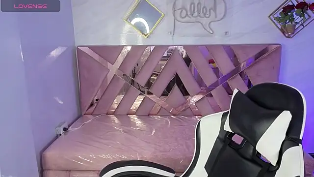 Snapshot of Luna_Star_v chatting on November 21, 2025, 3:16 am Luna Star v online show from November 21, 2025, 3:16 am