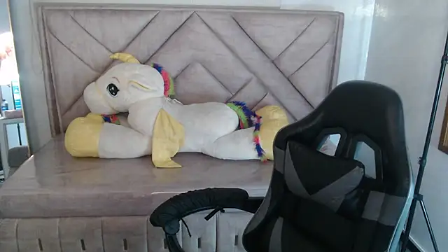 Snapshot of Luna_Star_v chatting on November 13, 2025, 3:10 am Luna Star v online show from November 13, 2025, 3:10 am