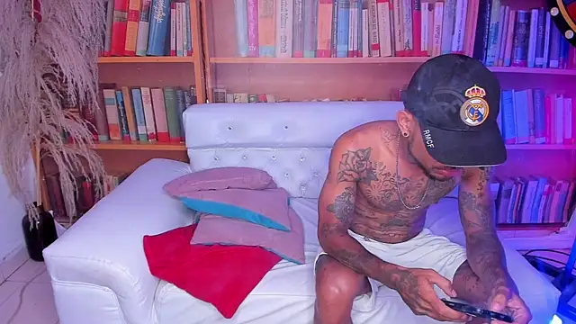 teamlover00 online show from June 20, 2026, 11:32 pm