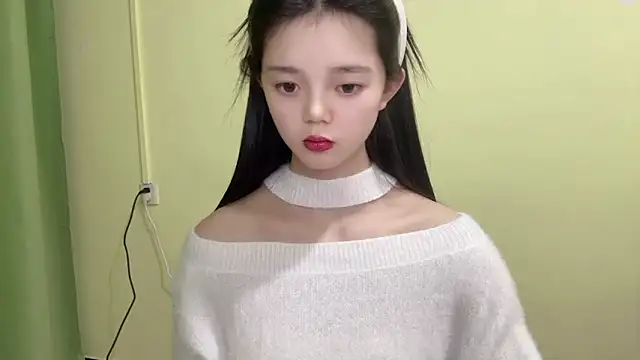 Snapshot of Nicole-13 chatting on November 24, 2025, 12:05 pm Nicole-13 online show from November 24, 2025, 12:05 pm