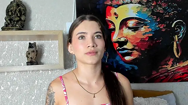 aitana baker  online show from February 4, 2026, 3:56 am