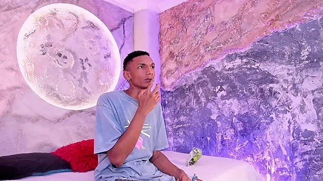 Snapshot of JulienSaint chatting on October 4, 2025, 5:25 pm JulienSaint online show from October 4, 2025, 5:25 pm