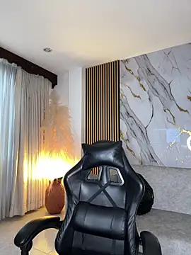 Snapshot of JulienSaint chatting on September 11, 2025, 11:43 am JulienSaint online show from September 11, 2025, 11:43 am