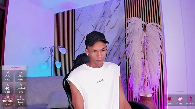 Snapshot of JulienSaint chatting on November 1, 2025, 12:21 pm JulienSaint online show from November 1, 2025, 12:21 pm