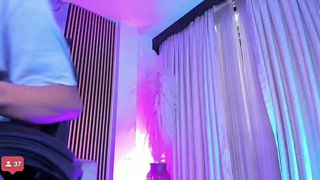 Snapshot of JulienSaint chatting on November 3, 2025, 11:36 am JulienSaint online show from November 3, 2025, 11:36 am