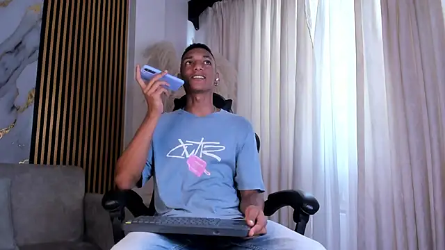 JulienSaint online show from May 28, 2026, 2:12 pm