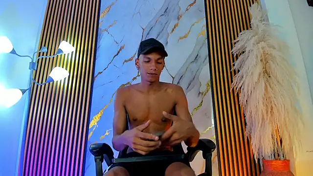 Snapshot of JulienSaint chatting on September 25, 2025, 12:33 pm JulienSaint online show from September 25, 2025, 12:33 pm