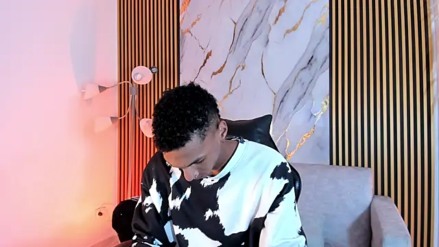 Snapshot of JulienSaint chatting on October 3, 2025, 12:28 pm JulienSaint online show from October 3, 2025, 12:28 pm