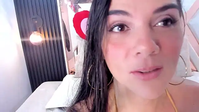 Alijohansonn online show from April 16, 2026, 7:03 pm