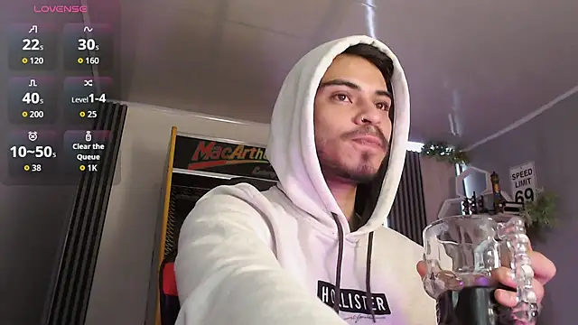 Snapshot of Bastian_MCcormick chatting on December 20, 2025, 12:19 pm Bastian MCcormick online show from December 20, 2025, 12:19 pm