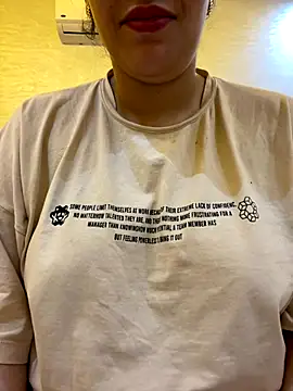 Snapshot of Bold-arabic-vibes chatting on December 14, 2025, 9:31 pm Bold-arabic-vibes online show from December 14, 2025, 9:31 pm