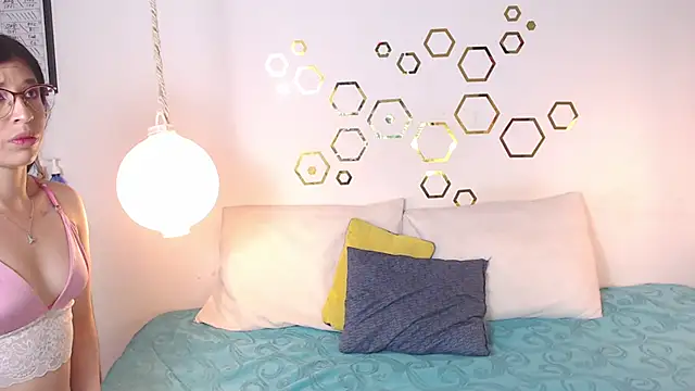 Snapshot of Provincute chatting on December 19, 2025, 5:10 am Provincute online show from December 19, 2025, 5:10 am