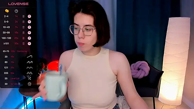 Snapshot of BellaCaress chatting on November 20, 2025, 2:23 am BellaCaress online show from November 20, 2025, 2:23 am