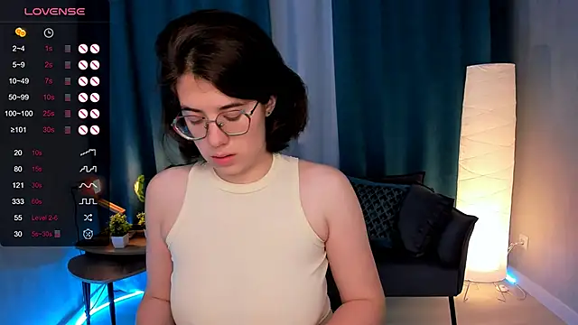 Snapshot of BellaCaress chatting on September 14, 2025, 2:23 am BellaCaress online show from September 14, 2025, 2:23 am