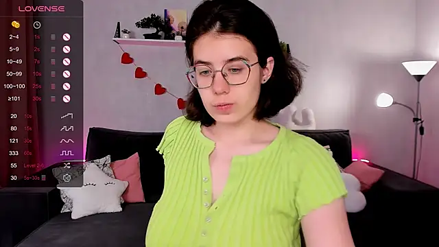 Snapshot of BellaCaress chatting on September 11, 2025, 2:22 am BellaCaress online show from September 11, 2025, 2:22 am