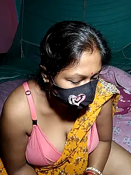 Snapshot of Hotty-rosni chatting on November 5, 2025, 12:03 am Hotty-rosni online show from November 5, 2025, 12:03 am