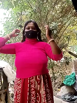 Snapshot of Hotty-rosni chatting on December 4, 2025, 2:43 am Hotty-rosni online show from December 4, 2025, 2:43 am