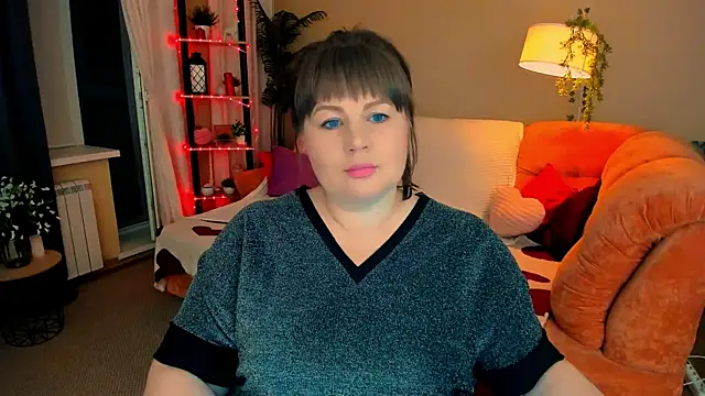 CrystaalStaar online show from June 28, 2026, 9:10 pm