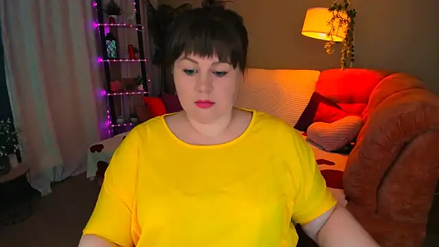 CrystaalStaar online show from June 9, 2026, 7:26 pm