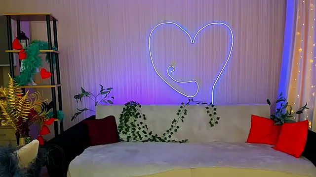 YourLovellyStory online show from May 27, 2026, 12:23 pm