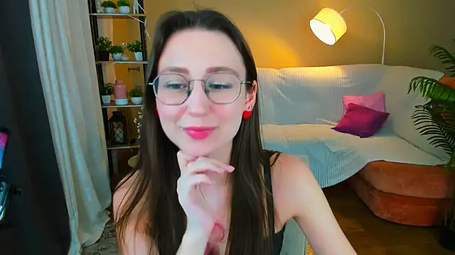 YourLovellyStory online show from November 7, 2025, 4:44 pm