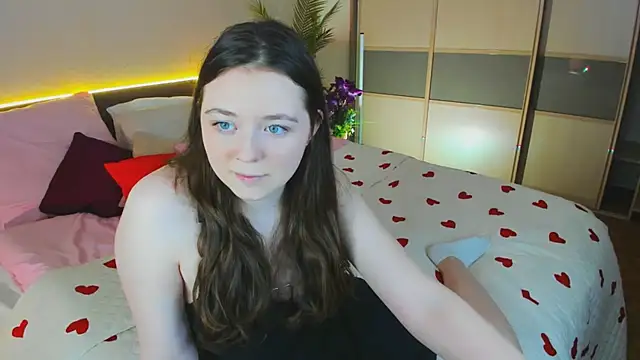 AlluringLookk online show from March 8, 2026, 5:27 pm