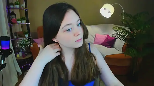 Snapshot of AlluringLookk chatting on January 14, 2026, 4:32 pm AlluringLookk online show from January 14, 2026, 4:32 pm