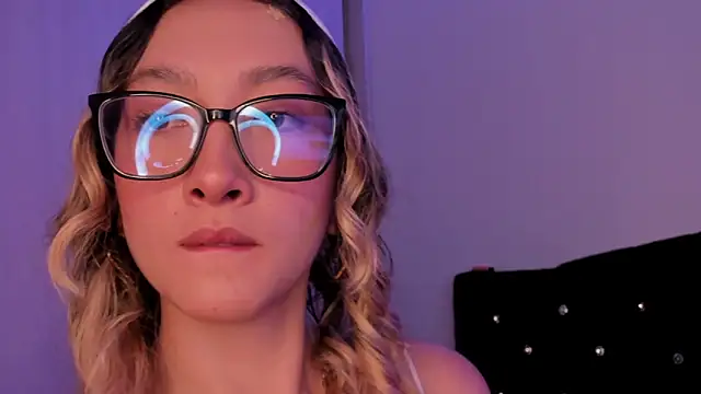 LauMiller online show from October 23, 2025, 12:09 am