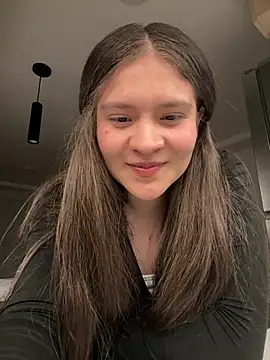 Snapshot of Emilyybennet_ chatting on July 9, 2026, 2:23 am Emilyybennet online show from July 9, 2026, 2:23 am