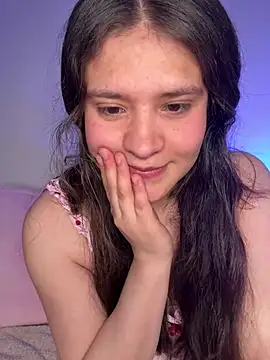 Snapshot of Emilyybennet_ chatting on July 25, 2026, 2:30 am Emilyybennet online show from July 25, 2026, 2:30 am