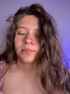 Snapshot of Emilyybennet_ chatting on July 2, 2026, 3:23 am Emilyybennet online show from July 2, 2026, 3:23 am