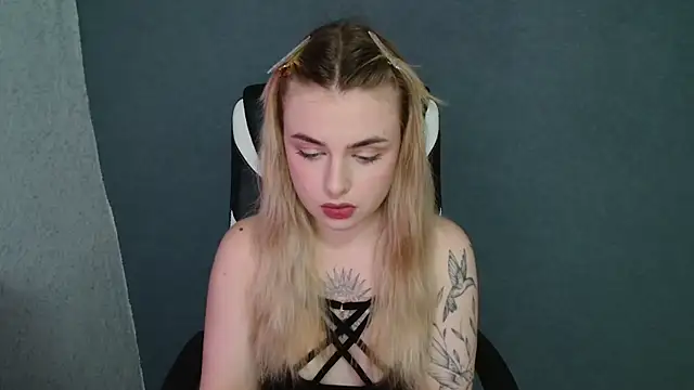 Snapshot of AngelicaHollywood chatting on September 28, 2025, 9:11 pm AngelicaHollywood online show from September 28, 2025, 9:11 pm