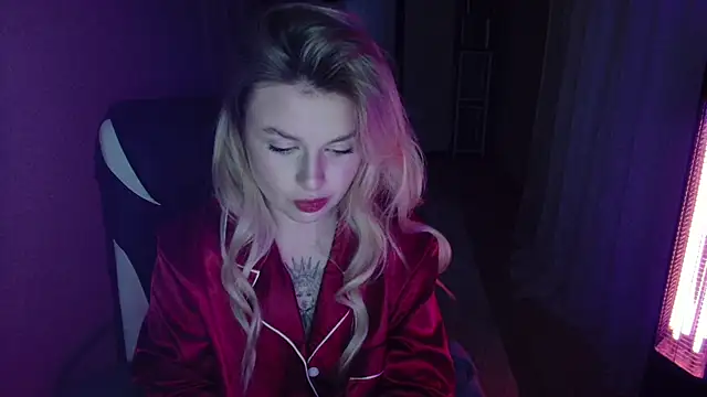 Snapshot of AngelicaHollywood chatting on January 15, 2026, 6:11 pm AngelicaHollywood online show from January 15, 2026, 6:11 pm