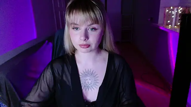 Snapshot of AngelicaHollywood chatting on March 3, 2026, 8:27 pm AngelicaHollywood online show from March 3, 2026, 8:27 pm