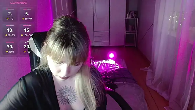 Snapshot of AngelicaHollywood chatting on March 17, 2026, 8:45 pm AngelicaHollywood online show from March 17, 2026, 8:45 pm