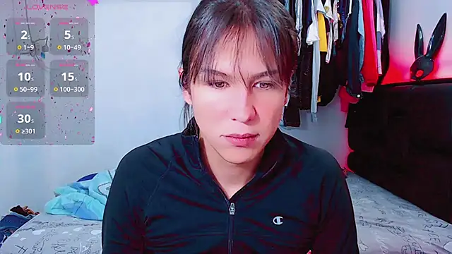 Snapshot of Azley_sweet chatting on June 19, 2026, 1:39 pm Azley sweet online show from June 19, 2026, 1:39 pm