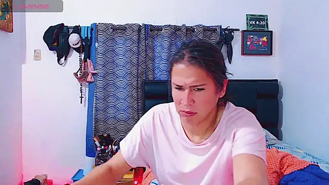 Snapshot of Azley_sweet chatting on November 12, 2025, 1:59 pm Azley sweet online show from November 12, 2025, 1:59 pm