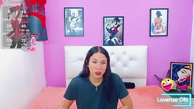 Snapshot of Azley_sweet chatting on October 30, 2025, 7:33 pm Azley sweet online show from October 30, 2025, 7:33 pm