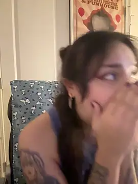 CharmingMaddie online show from March 4, 2026, 9:39 am