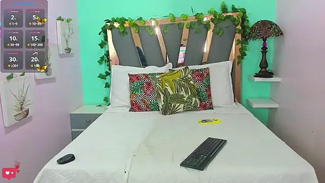 Violett Salvatore online show from March 9, 2026, 4:10 pm