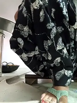 Snapshot of Love-pari077 chatting on November 7, 2025, 1:10 am Love-pari077 online show from November 7, 2025, 1:10 am