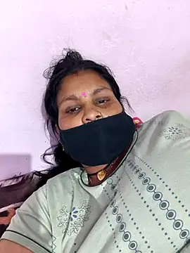 Love-pari077 online show from April 15, 2026, 5:28 pm