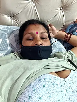 Love-pari077 online show from April 4, 2026, 4:13 pm